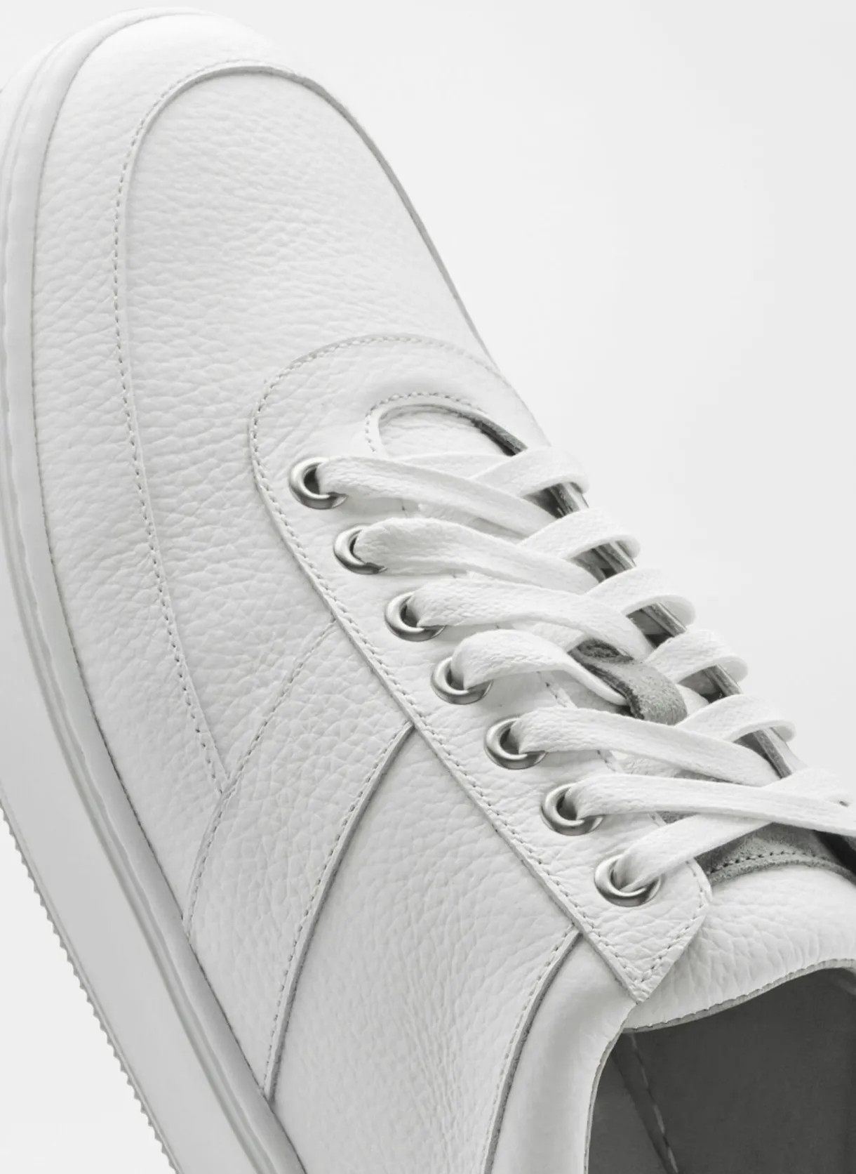 Vantage Pebble Grain Leather Sneaker
